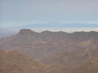 Blick nach Teneriffa mit dem Teide (höchster Berg Spaniens)